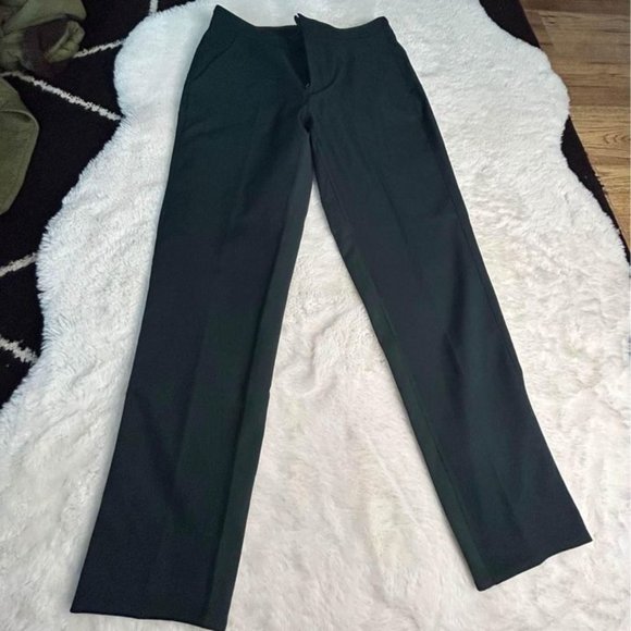 Lululemon woman’s pants. Teal in colour. New condition. Size 6. Pockets. Stretch - Picture 3 of 11